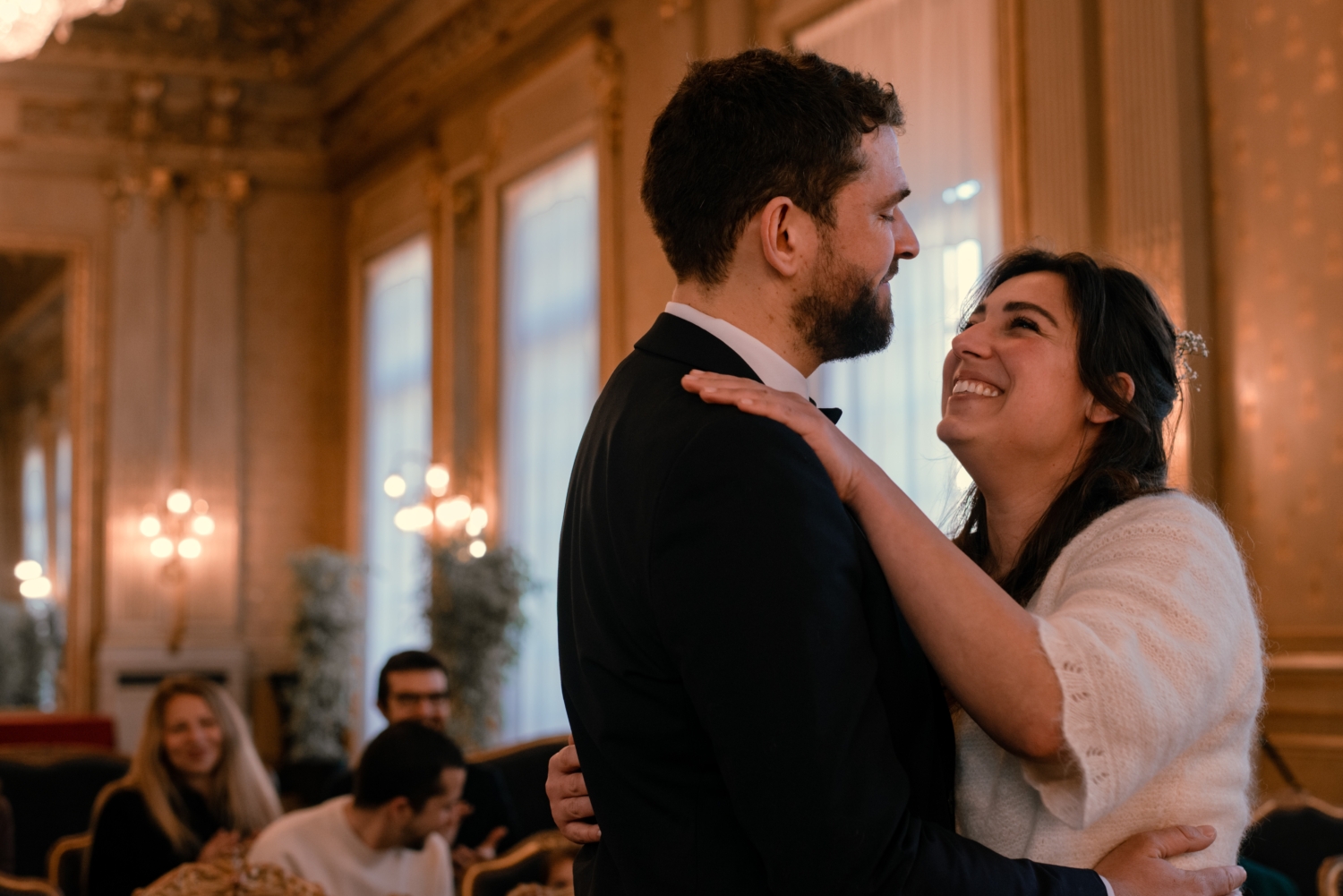 Cérémonie civile à la mairie de Rennes pour un mariage d'hiver